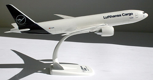 Airplane Models: Lufthansa Cargo - Boeing 777F - 1/200