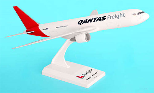 Airplane Models: Qantas - Freight - Boeing 767-300F - 1/200 - Premium model