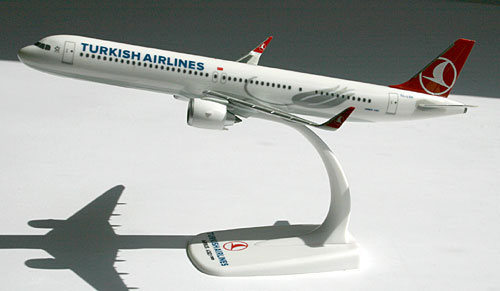 Airplane Models: Turkish Airlines - Airbus A321neo - 1/200