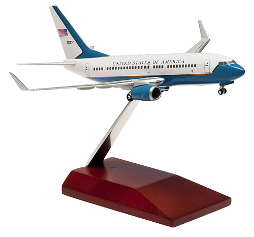 Airplane Models: Air Force - Boeing 737-700 - 1/200 - Premium model
