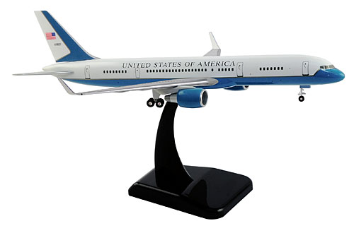 Airplane Models: Air Force - Boeing 757-200 - 1/200 - Premium model