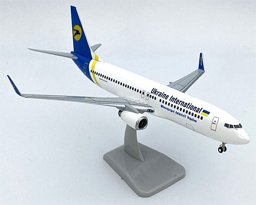 Airplane Models: Ukraine - Boeing 737-800 - 1/200 - Premium model