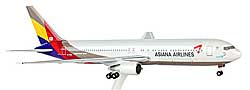 Airplane Models: Asiana Airlines - Boeing 767-300 - 1/200 - Premium model