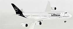 Airplane Models: Lufthansa - Boeing 747-8 - 1/200 - Premium model