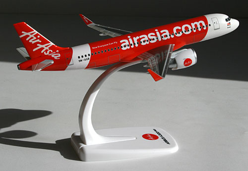 Airplane Models: Air Asia - Airbus A320neo - 1/200