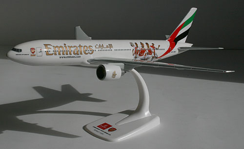 Herpa 529235 Emirates Boeing 777 airplane sky eagle 200LR Arsenal 