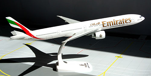 Airplane Models: Emirates - Boeing 777-300ER - 1/200