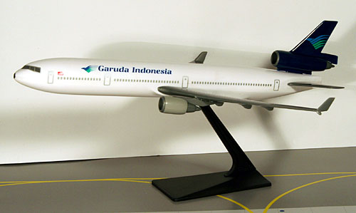Airplane Models: Garuda Indonesia - MD11 - 1/200