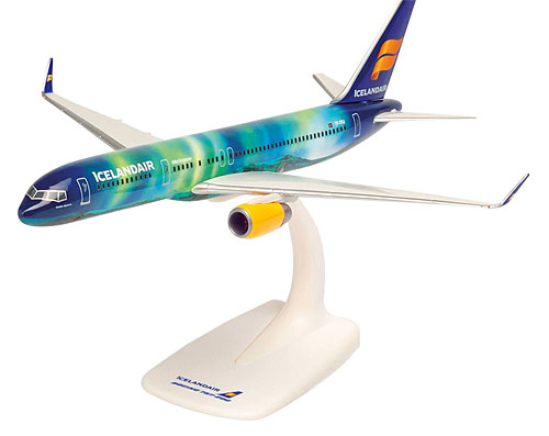 Airplane Models: Icelandair - Hekla Aurora - Boeing 757-200 - 1/200