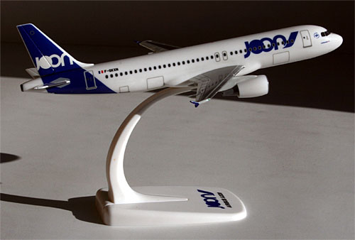 Airplane Models: Joon - Airbus A320-200 - 1/200