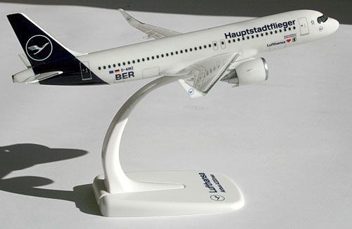 Airplane Models: Lufthansa - Hauptstadtflieger - Airbus A320neo - 1/200