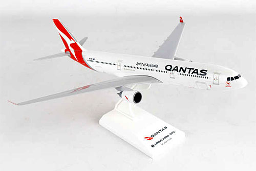 Airplane Models: Qantas - Airbus A330-300 - 1/200 - Premium model
