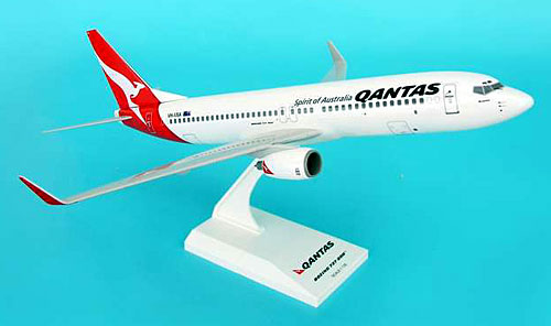 Airplane Models: Qantas - Boeing 737-800 - 1/130 - Premium model