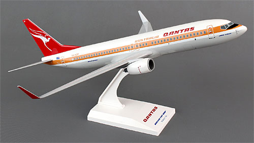 Airplane Models: Qantas - Retro - Boeing 737-800 - 1/130 - Premium model