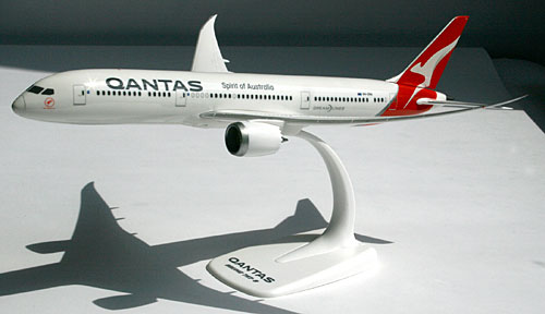 Airplane Models: Qantas - Boeing 787-9 - 1/200