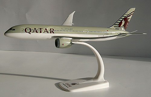 Airplane Models: Qatar Airways - Boeing 787-8 - 1/200
