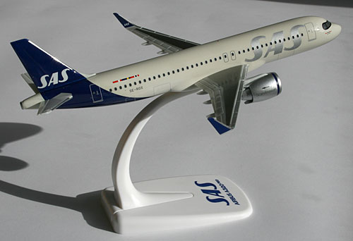 Airplane Models: SAS - Airbus A320neo - 1/200