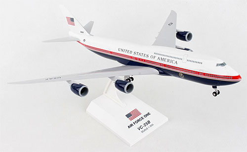 Airplane Models: Air Force One - Boeing 747-8 - 1/200 - Premium model