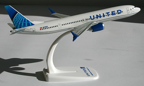 Airplane Models: United - Boeing 737 MAX 9 - 1/200